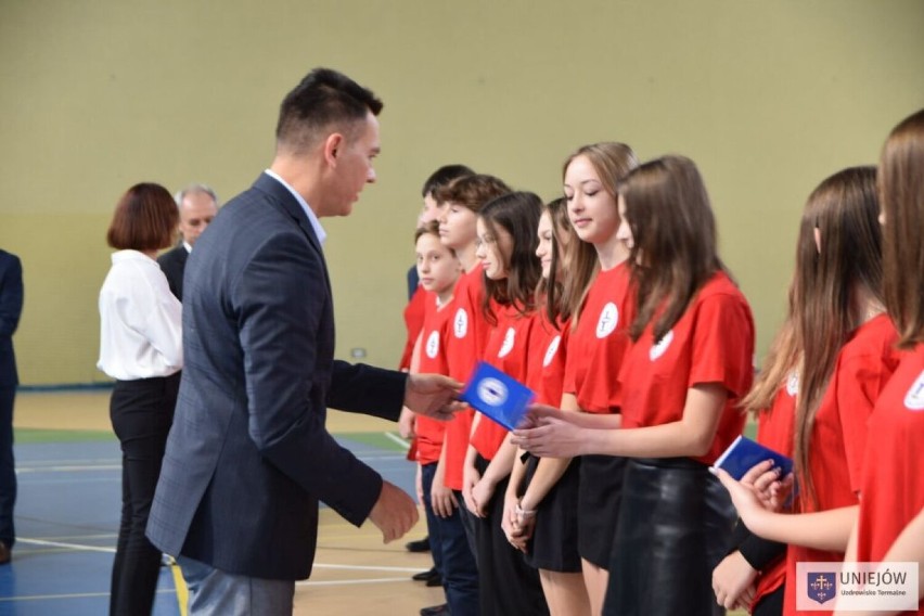 Młodzi ratownicy z gminy Uniejów oficjalnie przyjęci w szeregi Wodnego Ochotniczego Pogotowia Ratunkowego ZDJĘCIA