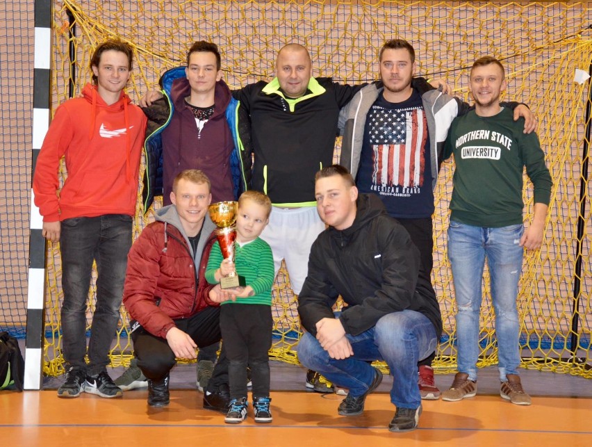 Spomasz Pleszew pokonał Policję w finale XII Turnieju Piłki Nożnej Instytucji i Firm z okazji Święta Niepodległości
