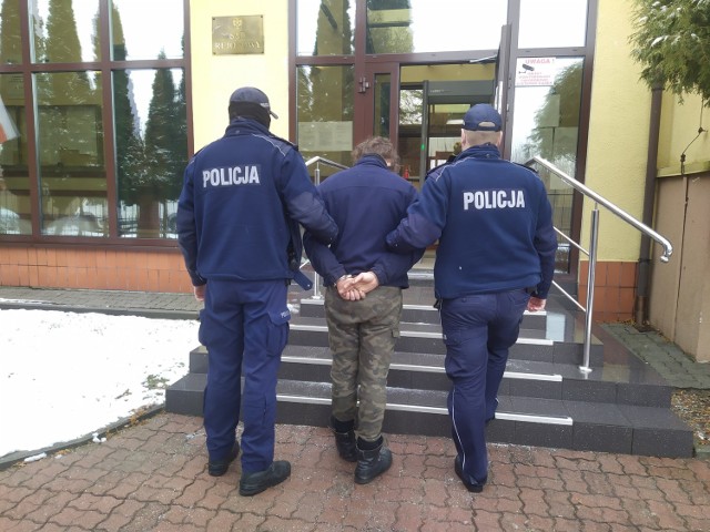 Policjanci z Golubia-Dobrzynia zatrzymali dwóch mężczyzn, którzy pozbawili wolności i dokonali rozboju na 25-latku. Sąd na wniosek prokuratora zdecydował o aresztowaniu ich na 3 miesiące