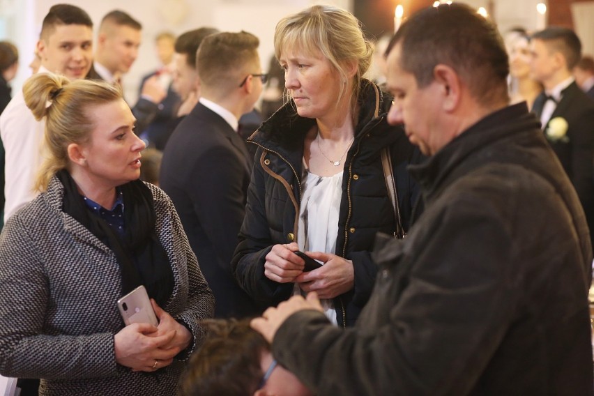 Studniówka uczniów trzech klas maturalnych z Zespołu Szkół...