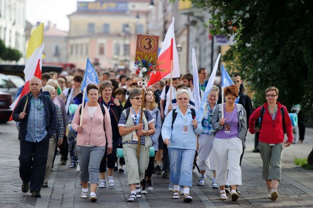 Piesza Pielgrzymka Tarnowska już zmierza w kierunku Jasnej Góry [ZDJĘCIA]