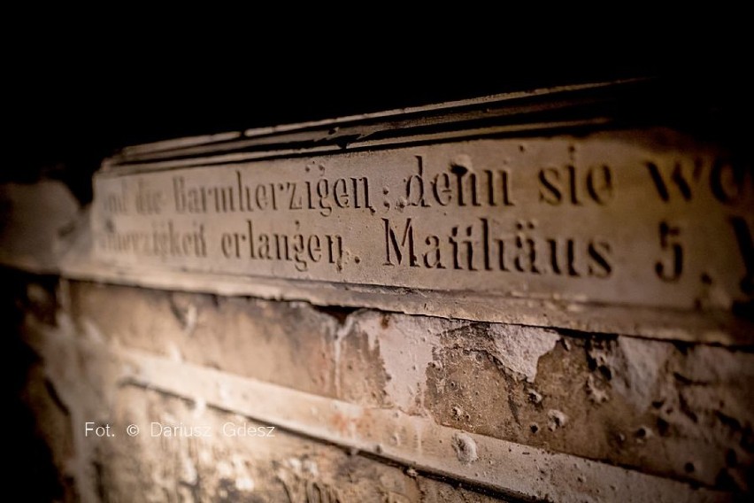 Tajemnice Wałbrzycha: Kaplica grobowa rodziny Hochbergów UNIKALNE ZDJĘCIA