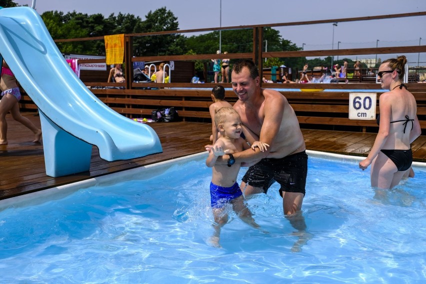 Letnie baseny w Toruniu działają w trzech miejscach: na...