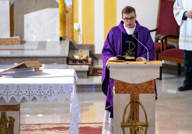 W poniedziałek 9 listopada odbył się pogrzeb Mariana Figarskiego, wspólnika i współzałożyciela firmy Figand z Radomia. Zmarł on w środę 4 listopada w wieku 70 lat. Uroczystości żałobne odbyły się w kościele pod wezwaniem Macierzyństwa Najświętszej Marii Panny w Radomiu. W ostatniej drodze towarzyszyli mu najbliżsi z rodziny, zarząd i pracownicy Zakładu Mleczarskiego Figand.