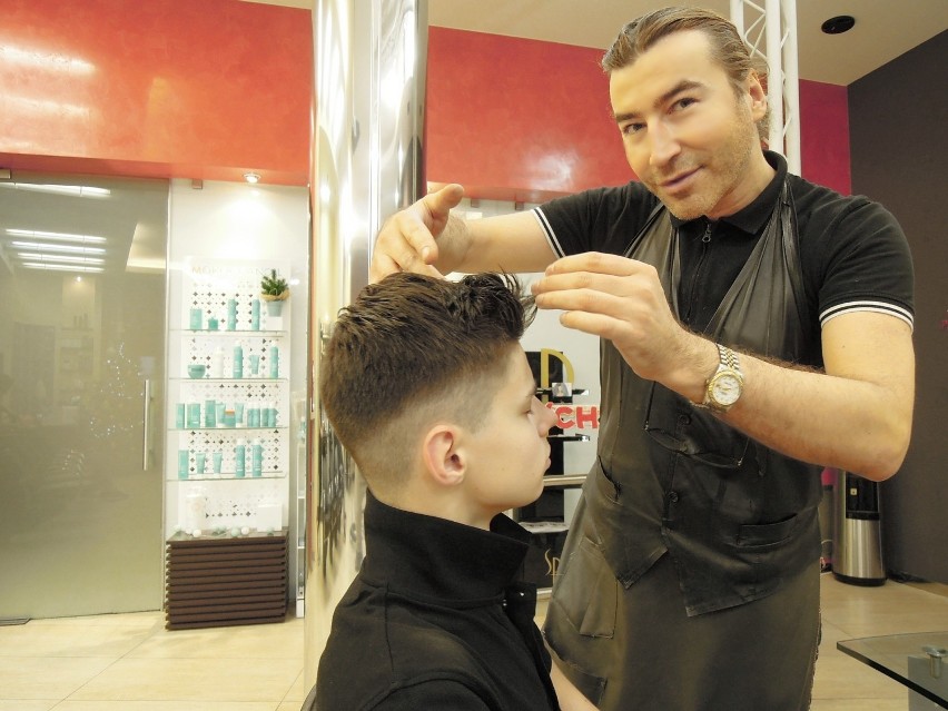 W salonach fryzjerskich i kosmetycznych praca wre - terminarze stylistów wypełnione do ostatniej godziny