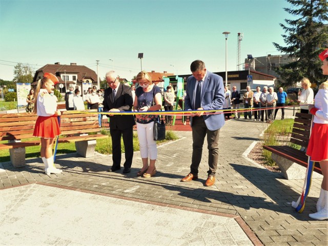 Oficjalne otwarcie zrewitalizowanego skweru przed gmachem urzędu gminy w Ciasnej