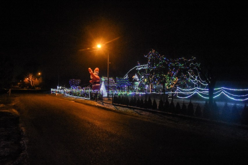 Dom w Biezdrowie Osady w zeszłym roku zachwycał świątecznymi iluminacjami