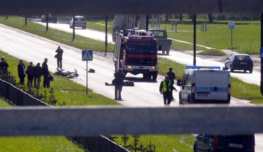 Wypadek: Na al. Witosa motocyklistka wjechała w pieszych 