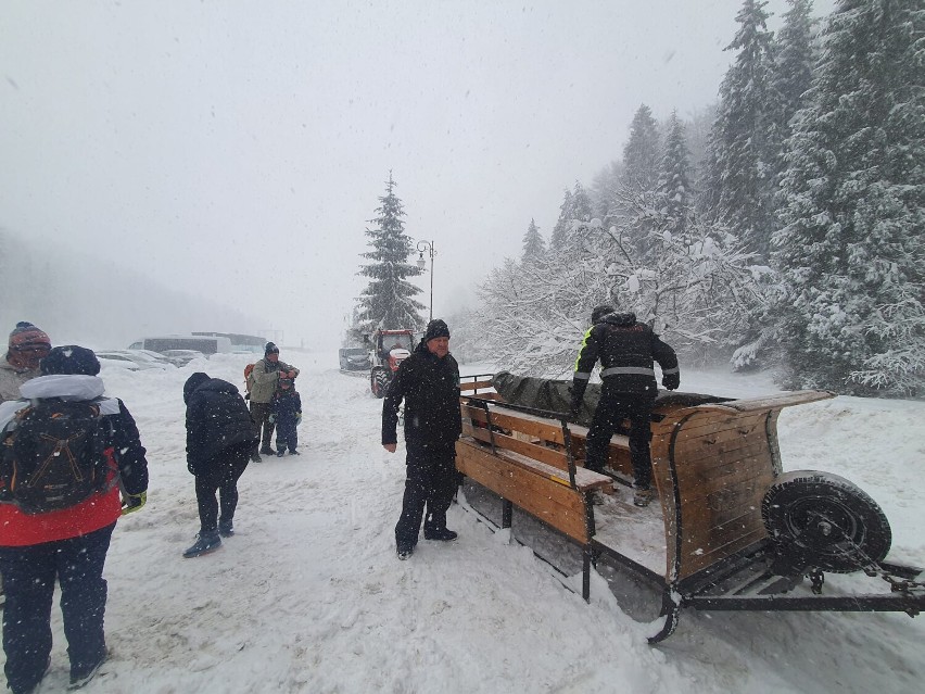 Kulig ze Szczawnika na Bacówkę nad Wierchomlą to zimowa atrakcja dla całej rodziny. W Beskidach jest mnóstwo śniegu