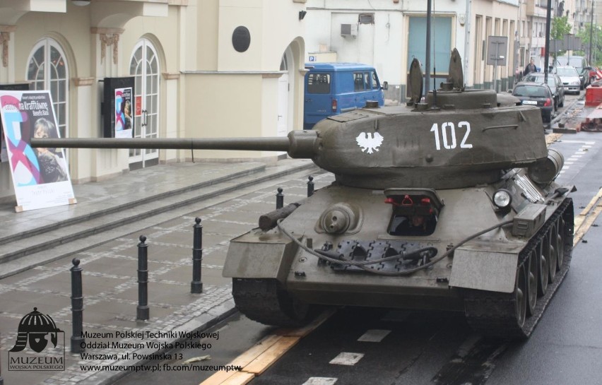 Prawdziwe czołgi na finale World of Tanks w Warszawie...