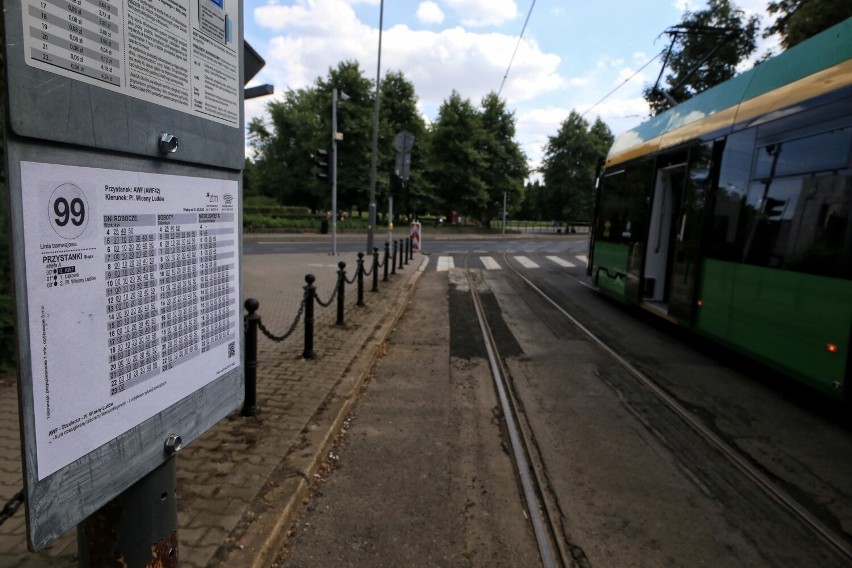 Linia tramwajowa 99 pokonuje swoją trasę w 3 minuty. Jest...