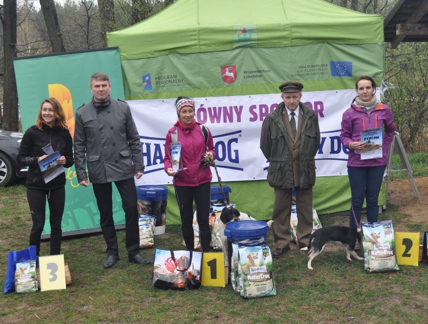 Mimo deszczowej aury na starcie zjawiło się ponad 70...