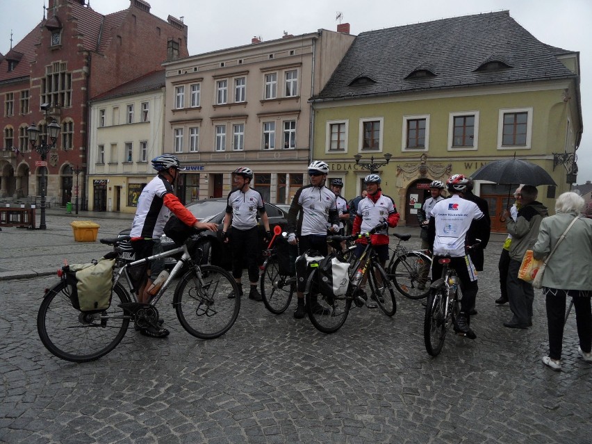 Rowerzyści z Polski i Niemiec pokonali ok. tysiąc kilometrów...
