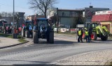 Protest rolników w Radomsku i Przedborzu. Zablokowane rondo na Brzeźnickiej i Krakowska/Targowa. FILM, ZDJĘCIA