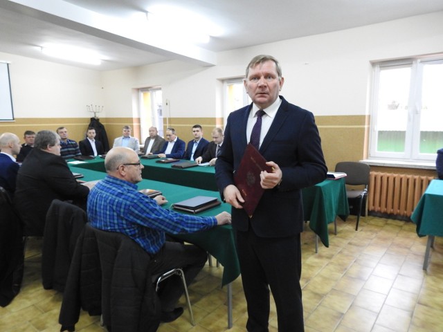 Dariusz Modzelewski ma 54 lata i mieszka w Rutkach - Kossakach