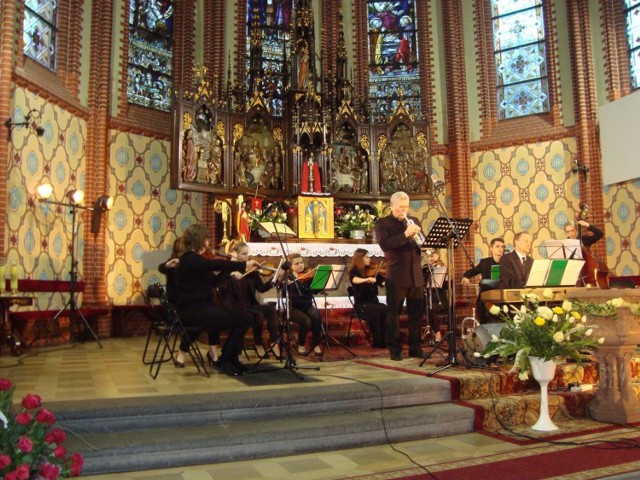 27 kwietnia

28 Festiwal Muzyczny Eurosilesia - kościół pw. Wniebowzięcia Najświętszej Marii Panny - godz. 19.00