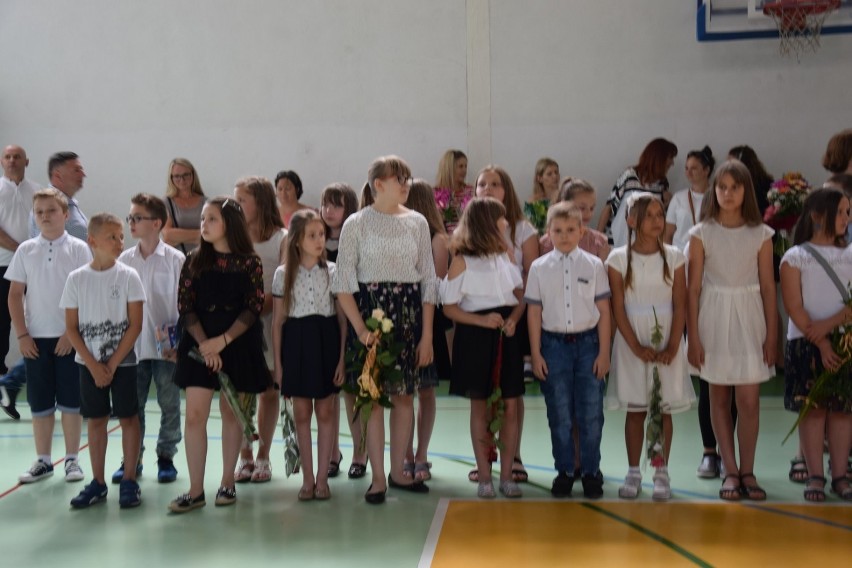  Szkoła Podstawowa nr 1 w Łasku. Zakończenie roku 2019 [zdjęcia i wideo]