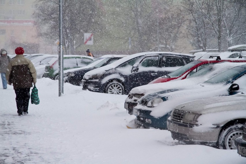 Silny wiatr na Mazowszu, WCZK apeluje o zachowanie środków...