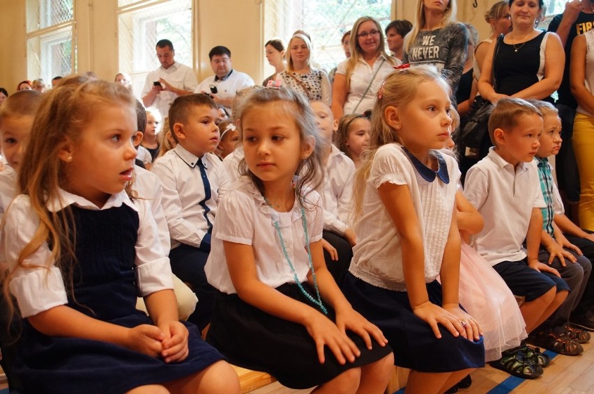 Witaj szkoło! Tysiące uczniów rozpoczyna naukę