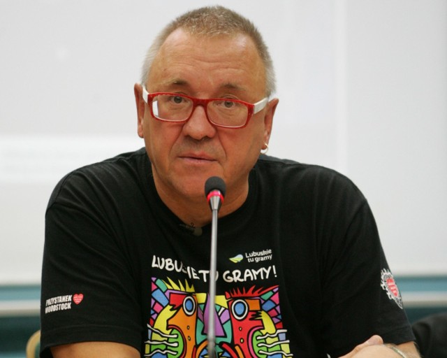 Jerzy Owsiak zrezygnował z funkcji prezesa WOŚP. Internauci stają w jego obronie i chcą go nakłonić do zmiany decyzji.