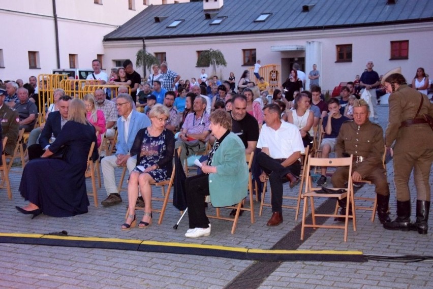 76. rocznica rozbicia więzienia Urzędu Bezpieczeństwa w Kielcach. Widowisko oglądały tłumy ludzi [WIDEO, ZDJĘCIA]