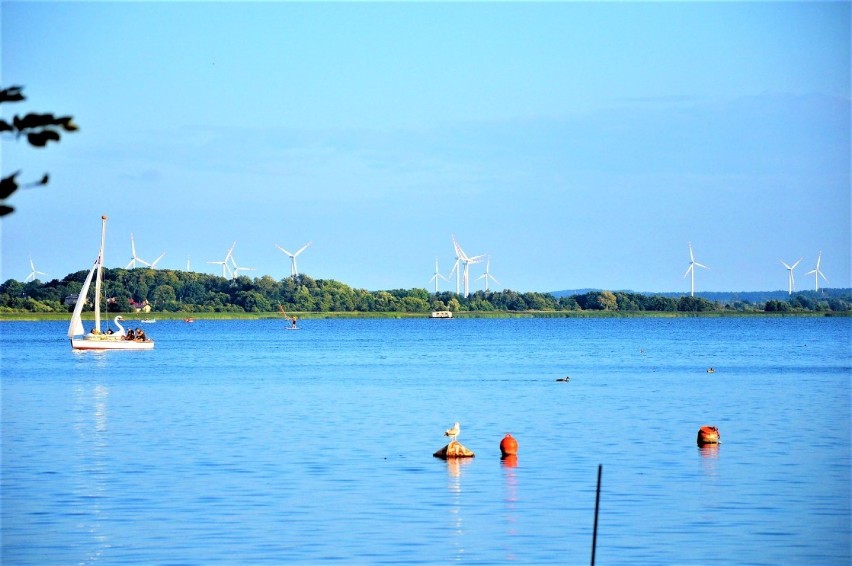 Jezioro Bukowo w gminie Darłowo