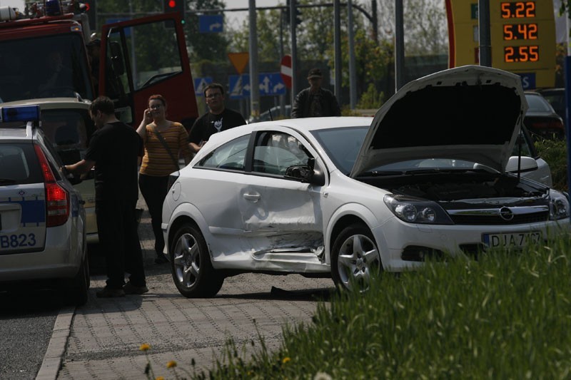 Legnica: Wypadek na Nowodworskiej(ZDJĘCIA)