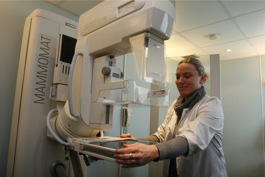 Mammografię można wykonać w przychodni lub w mobilnym...