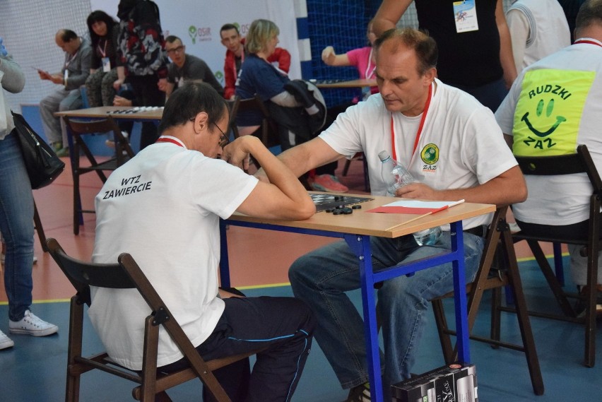 Niepełnosprawni rywalizowali w zawodach sportowo-rekreacyjnych FOTO