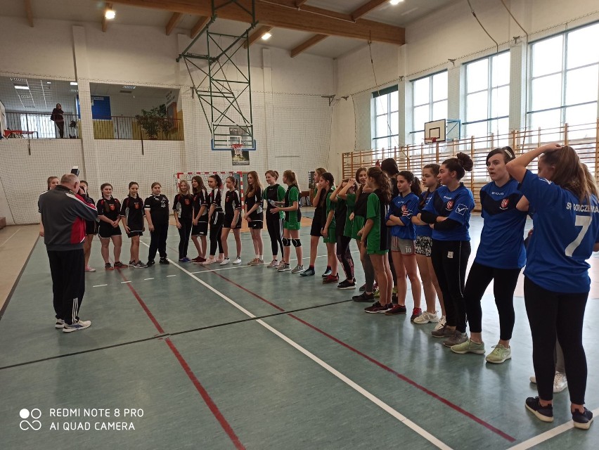 W Szkole Podstawowej w Osieku zorganizowano powiatowy turniej koszykówki dziewcząt