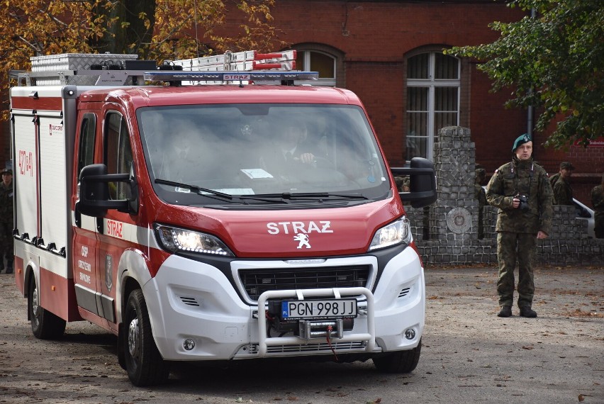 Gniezno. Pierwsze klasy mundurówki złożyły przysięgę [FOTO]