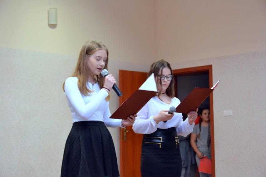 Mali wykonawcy ze szkoły podstawowej i przedszkola w Kosieczynie i Kręcku występowali z ogromnym przejęciem