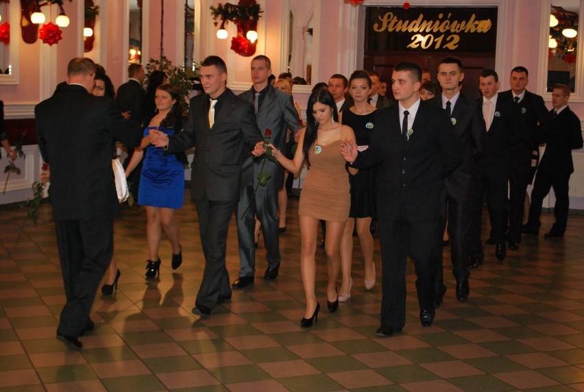 Studniówka ZSE i III LO w Chełmie - 7 stycznia 2012 (FOTO WIDEO)