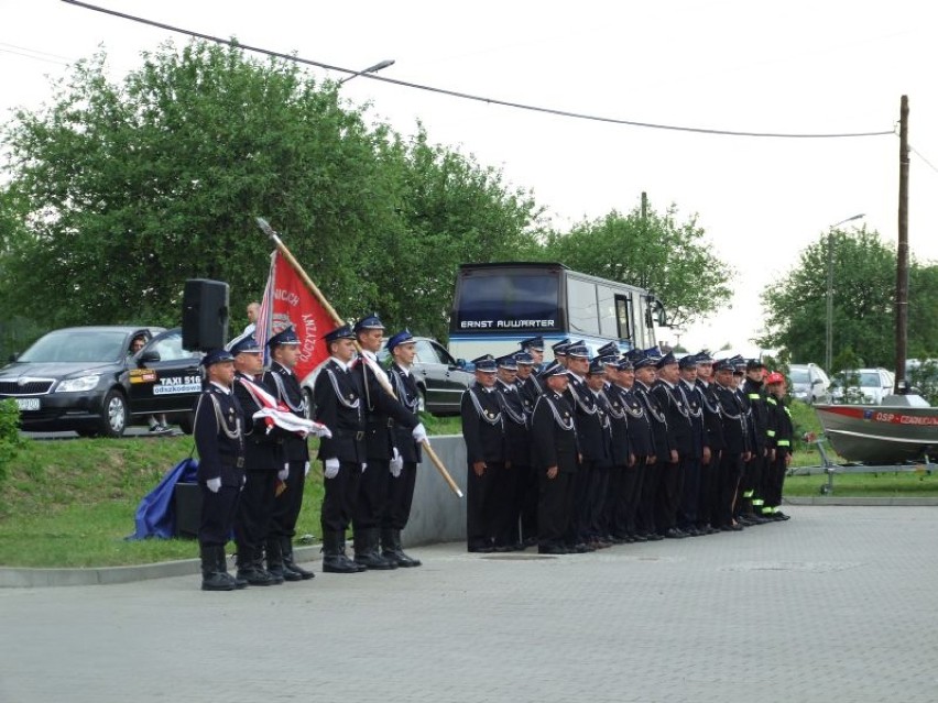 OSP Czarnuchowice na 60 urodziny dostało nową amfibię [ZDJĘCIA]