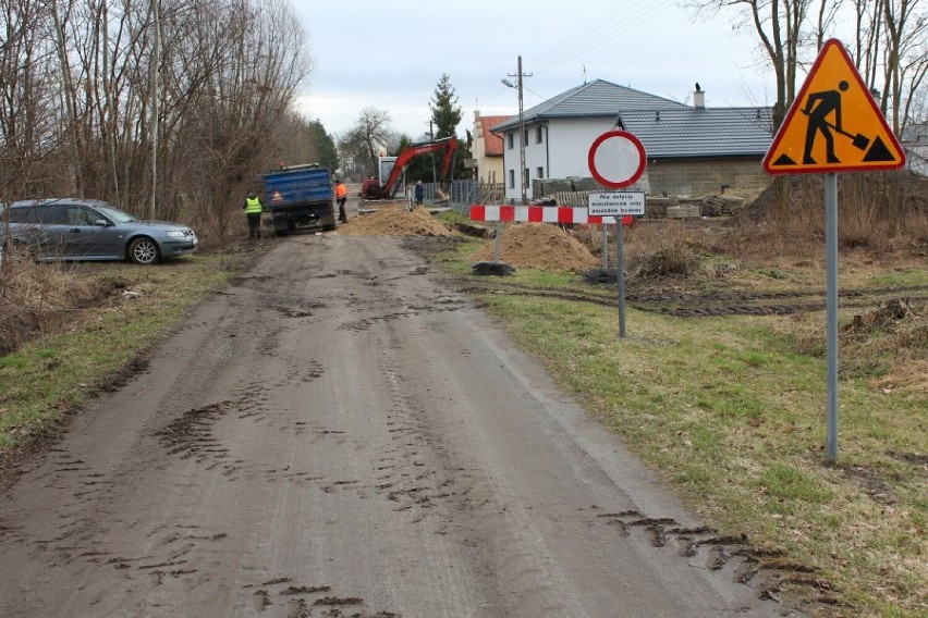 Inwestycja związana jest z przebudową drogi gminnej Będków -...