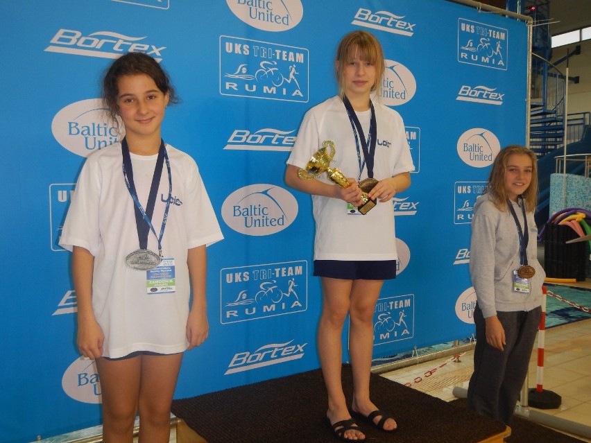 Szesnaście medali pływaków MAL WOPR na zawodach w Kościerzynie