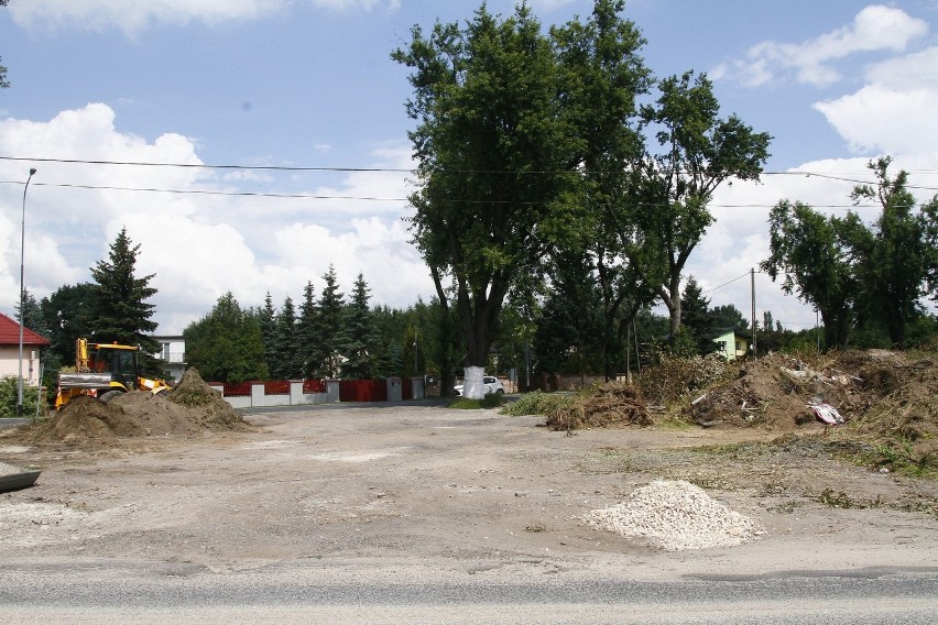 Trwają prace przygotowawcze przed rozpoczęciem budowy ronda...