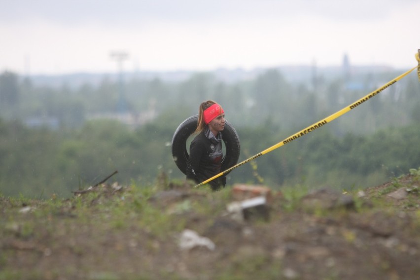 Runmageddon Silesia. Morderczy trening w Legendii - Śląskim Wesołym Miasteczku WIDEO