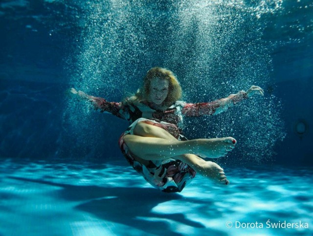 Zdjęcia przenoszą odbiorców w magiczny podwodny świat. Zobacz więcej na profilu szkoły na Facebooku