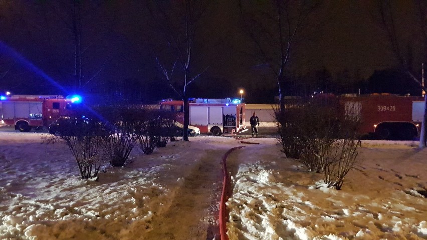 Pożar bloku na Kusocińskiego w Łodzi. Poparzona kobieta