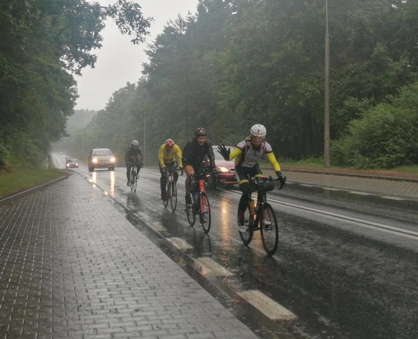 Krzysztof Kubik wziął udział w ultramaratonie. Przejechał 1008 km non stop i zajął 8. miejsce! [ZDJĘCIA]  