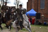 231. rocznica uchwalenia Konstytucji 3 Maja. Na placu pod katedrą w Prabutach odbył się piknik historyczny [ZDJĘCIA]