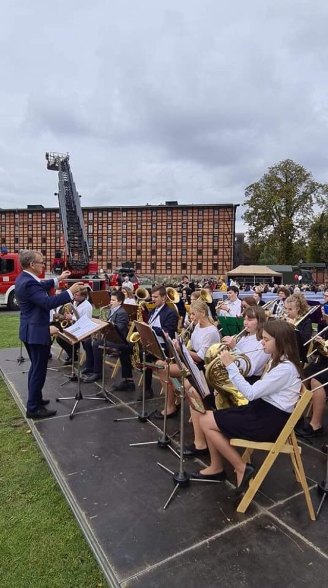 Koncert orkiestry "Kujawia" już w niedzielę, 10 kwietnia 2022, w Skarbienicach.