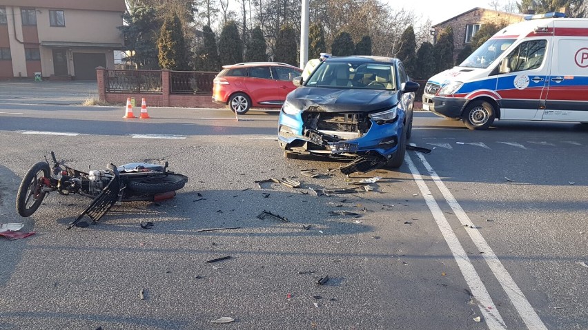 Wypadek motocyklisty w Katowicach. Mężczyzna trafił do szpitala, winny kierowca osobówki