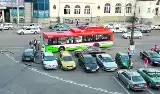 Na lubelskim dworcu PKP samochody blokują trolejbusy