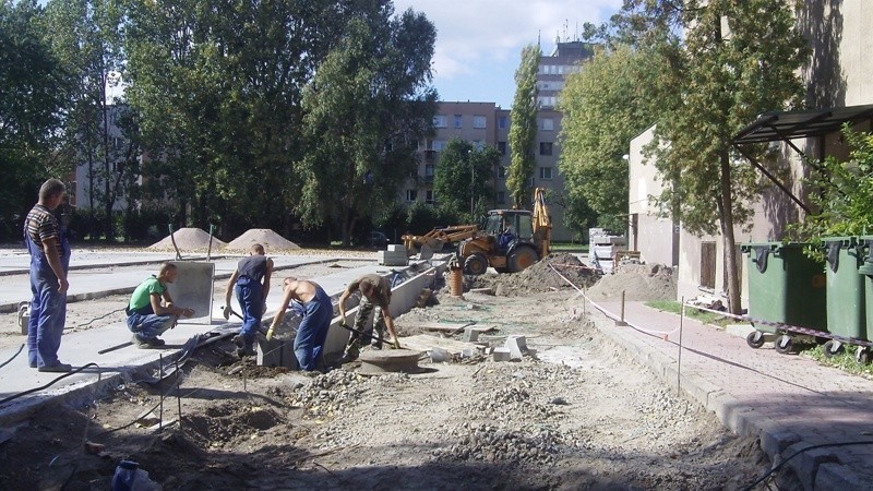 Akcje usuwania niewybuchu z boiska szkolnego przeprowadzono...