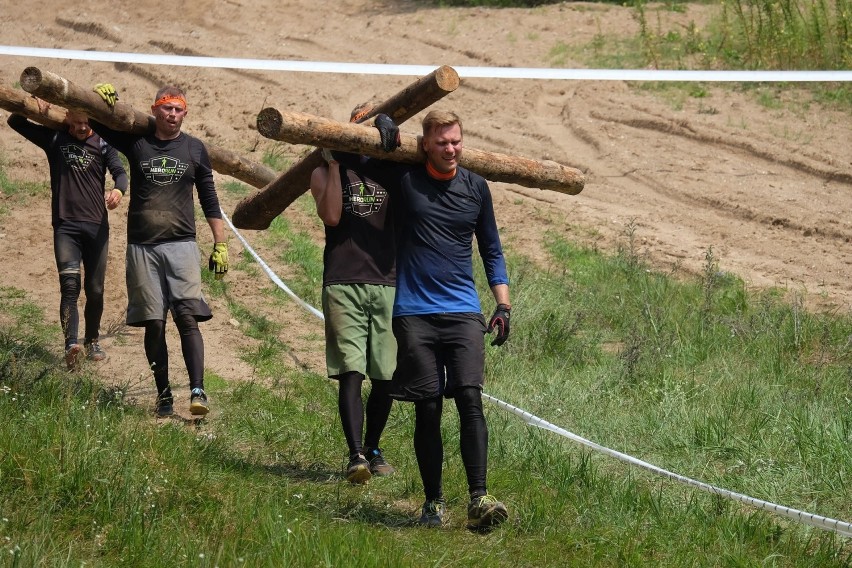 Prawie 700 osób zmagało się z przeszkodami na Hero Run 2019...