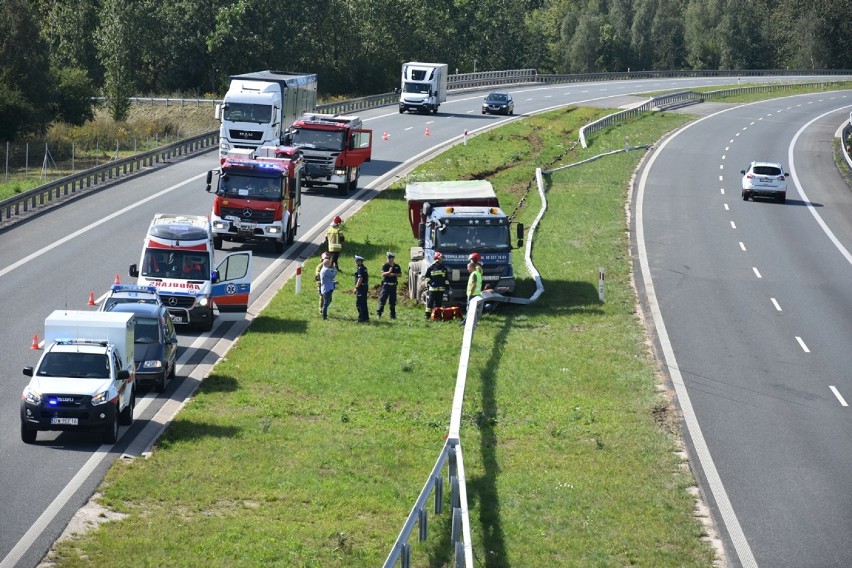 Wypadek na Drodze Ekspresowej S3 na wysokości Legnicy [ZDJĘCIA]