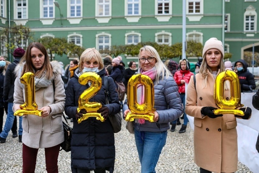 Niektórzy pracownicy Miejskiego Ośrodka Pomocy Rodzinie wrócili do pracy. Dowiemy się po weekendzie, czy protest będzie kontynuowany