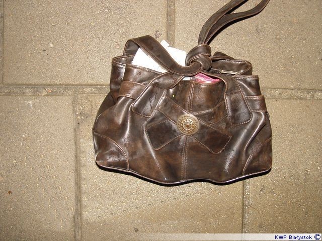 Napadli na kobietę i ukradli jej torebkę [zdjęcia]